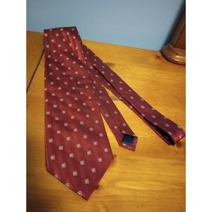 Uomo Venetto Mens Burgundy Geometric Silk Necktie New York